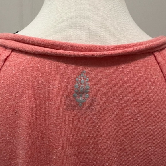 FREE PEOPLE MOVEMENT CITY VIBES TEE - MARASCHINO - Picture 6 of 10